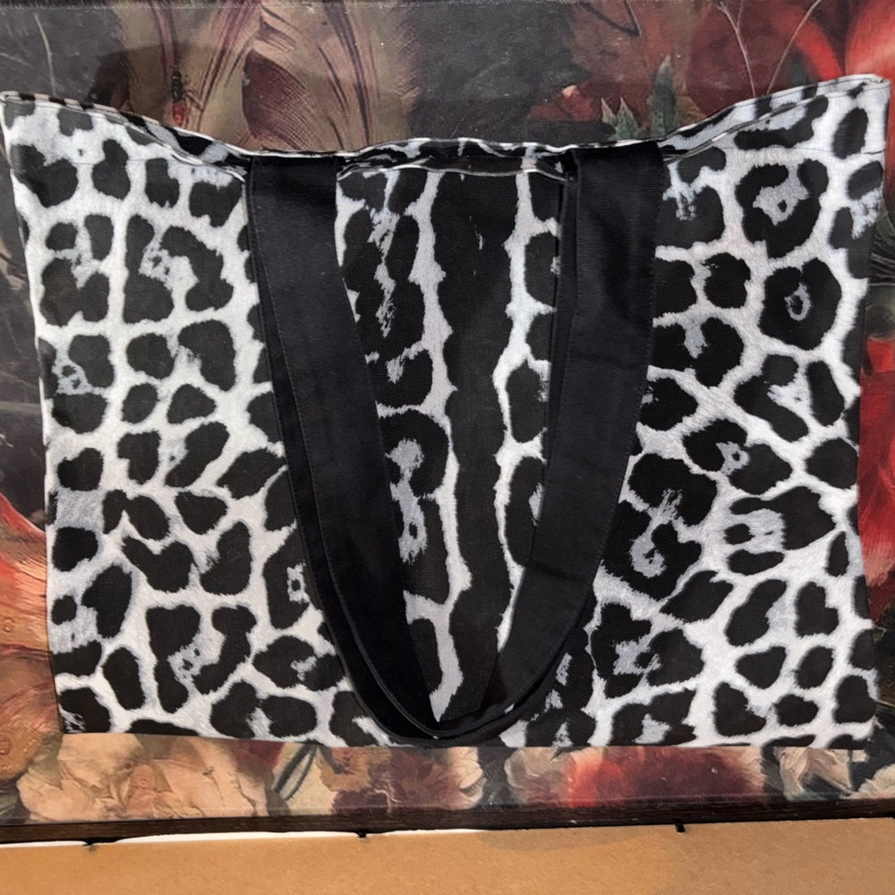 Saint Laurent Leopard Print Tote - Picture 4 of 4